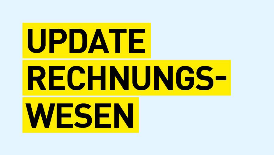Hellblauer Hintergrund mit Schriftzug "Update Rechnungswesen"